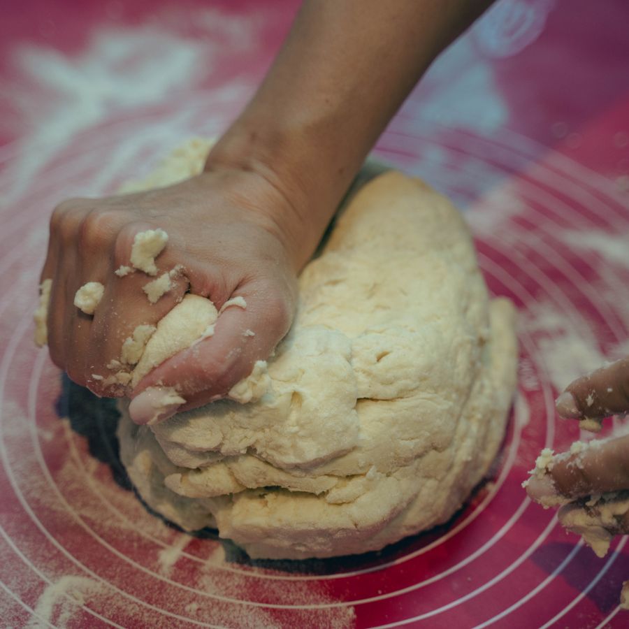 Pâtons de pizza en fermentation lente 48 heures — Chez Angela, Spa